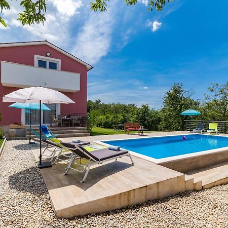 Villa May Tinjan Kültér fotó