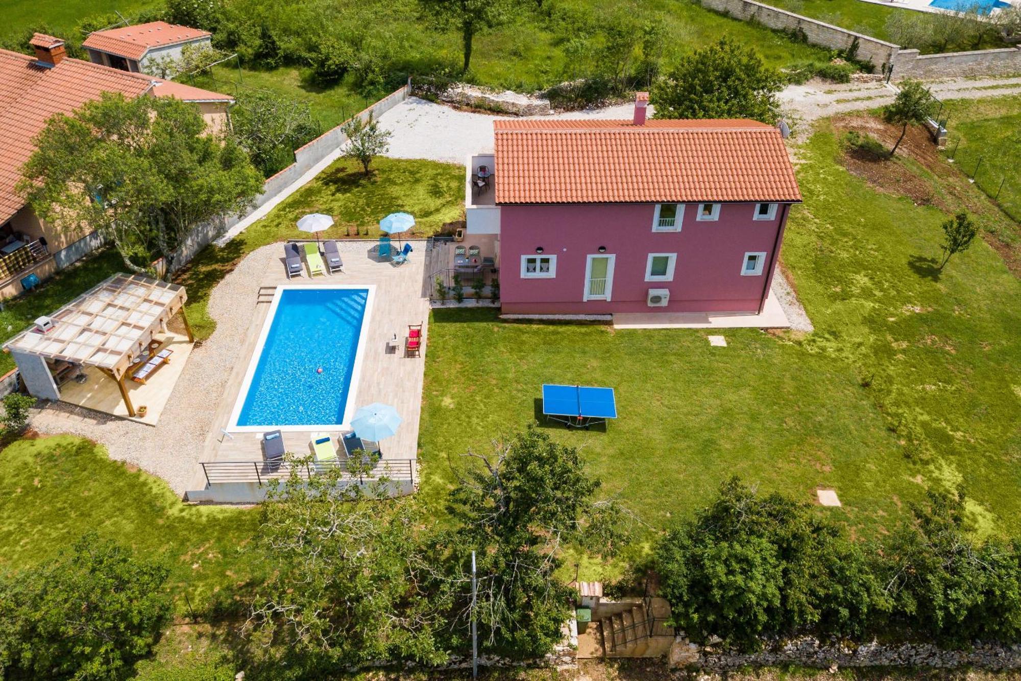 Villa May Tinjan Kültér fotó